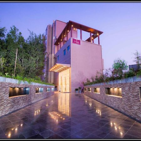 Regenta Central Grand Exotica Pimpri-Chinchwad Экстерьер фото
