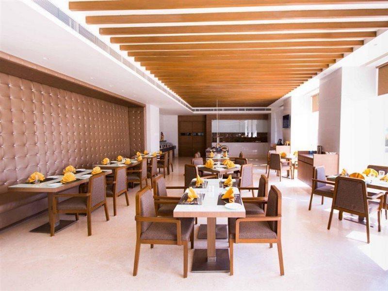 Regenta Central Grand Exotica Pimpri-Chinchwad Экстерьер фото