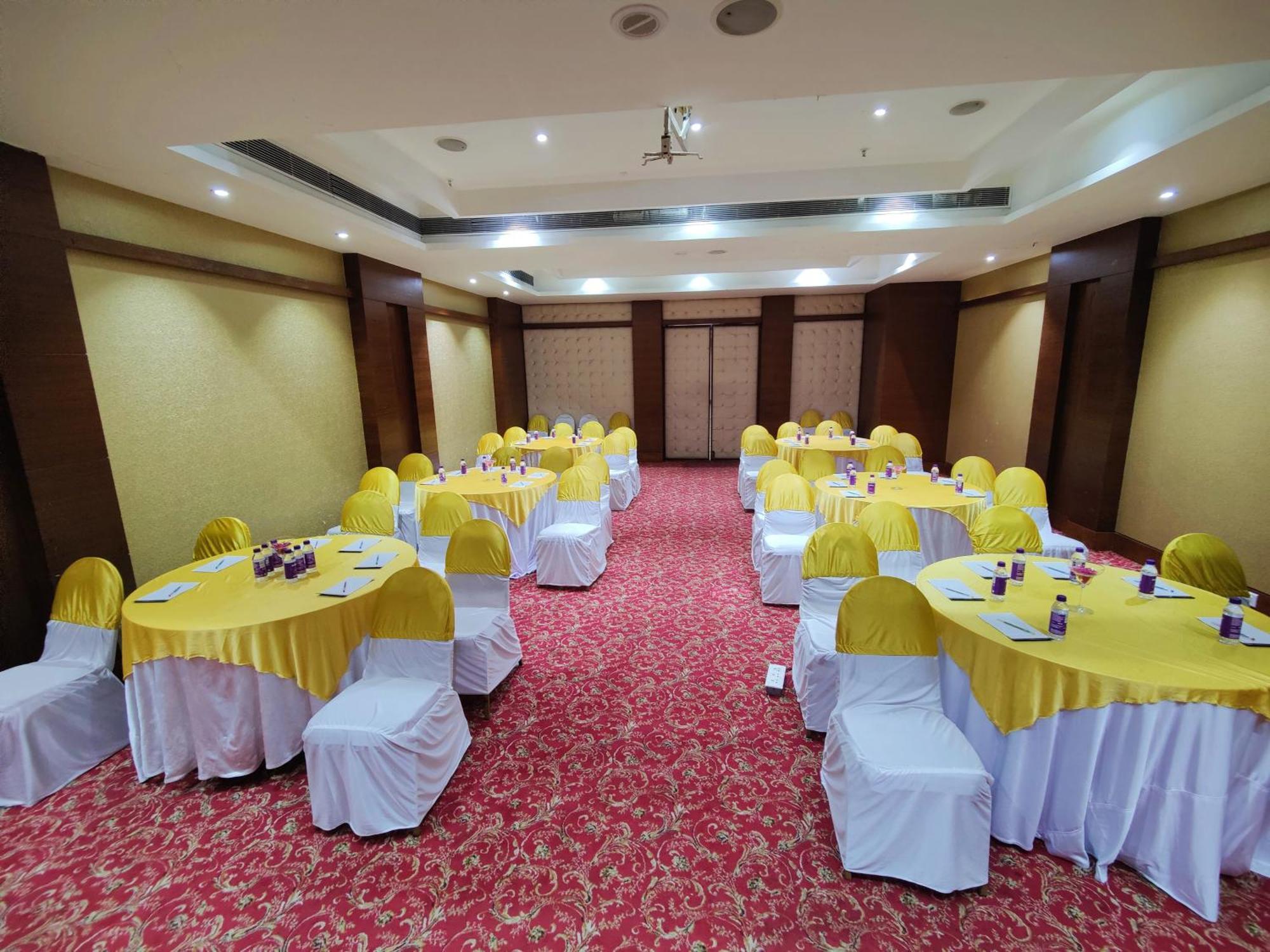 Regenta Central Grand Exotica Pimpri-Chinchwad Экстерьер фото