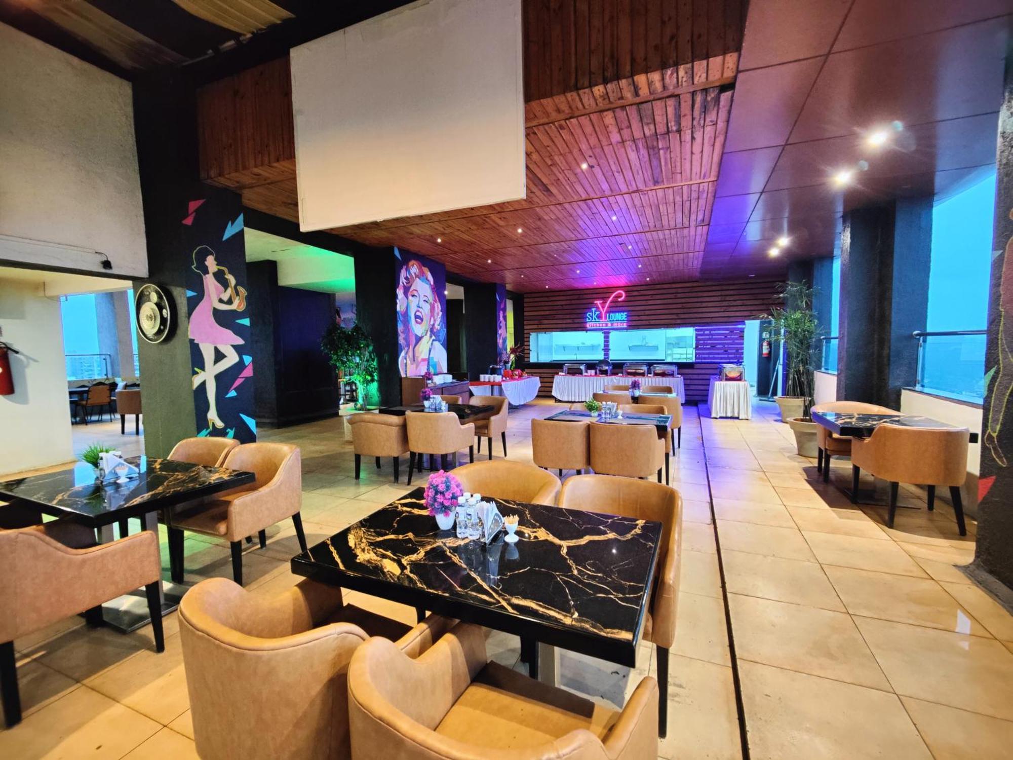 Regenta Central Grand Exotica Pimpri-Chinchwad Экстерьер фото
