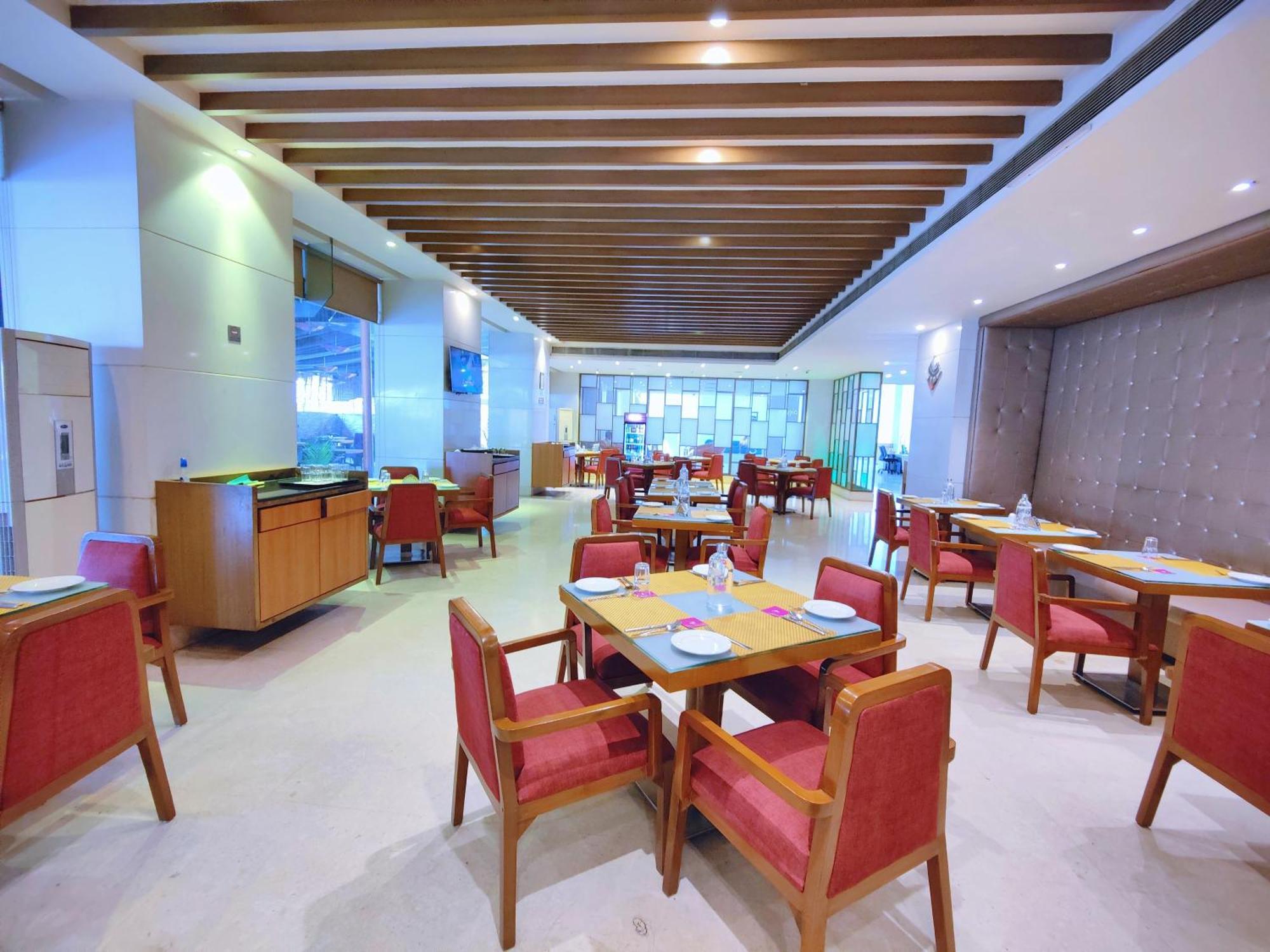Regenta Central Grand Exotica Pimpri-Chinchwad Экстерьер фото