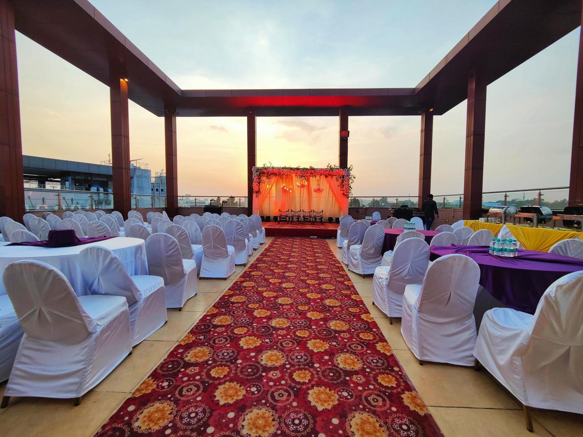 Regenta Central Grand Exotica Pimpri-Chinchwad Экстерьер фото