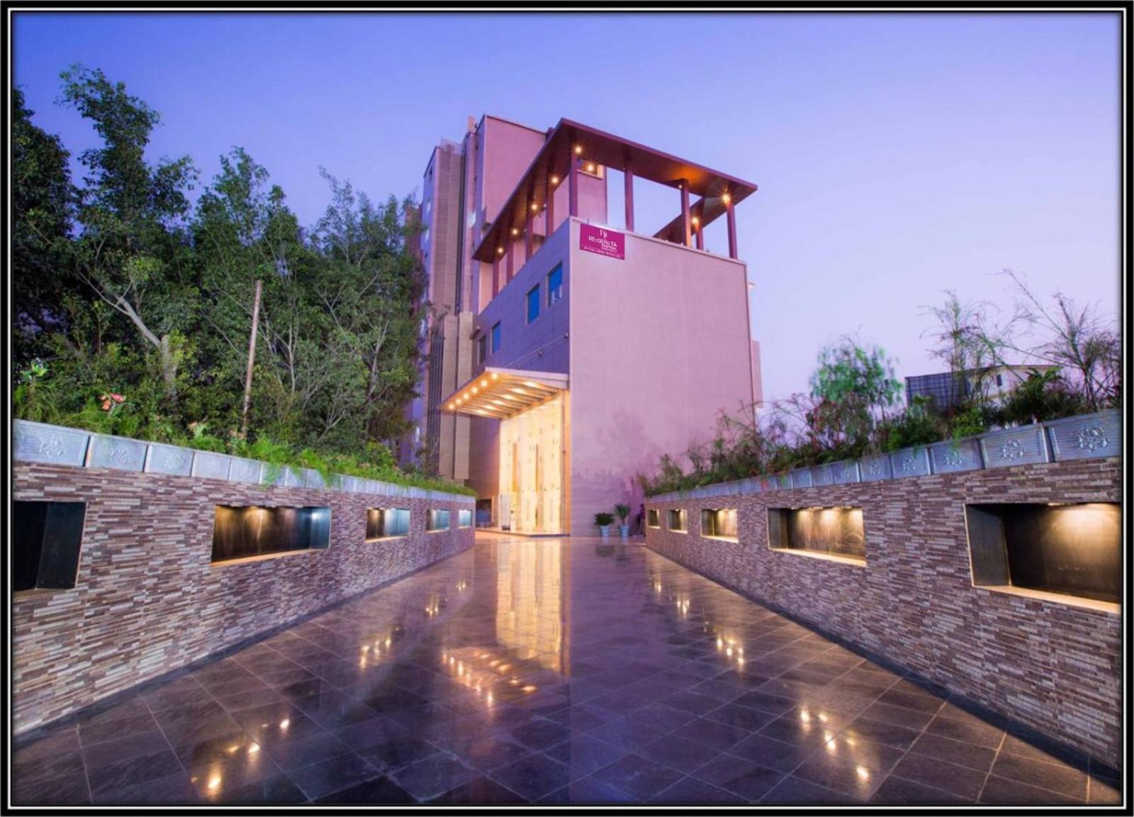 Regenta Central Grand Exotica Pimpri-Chinchwad Экстерьер фото