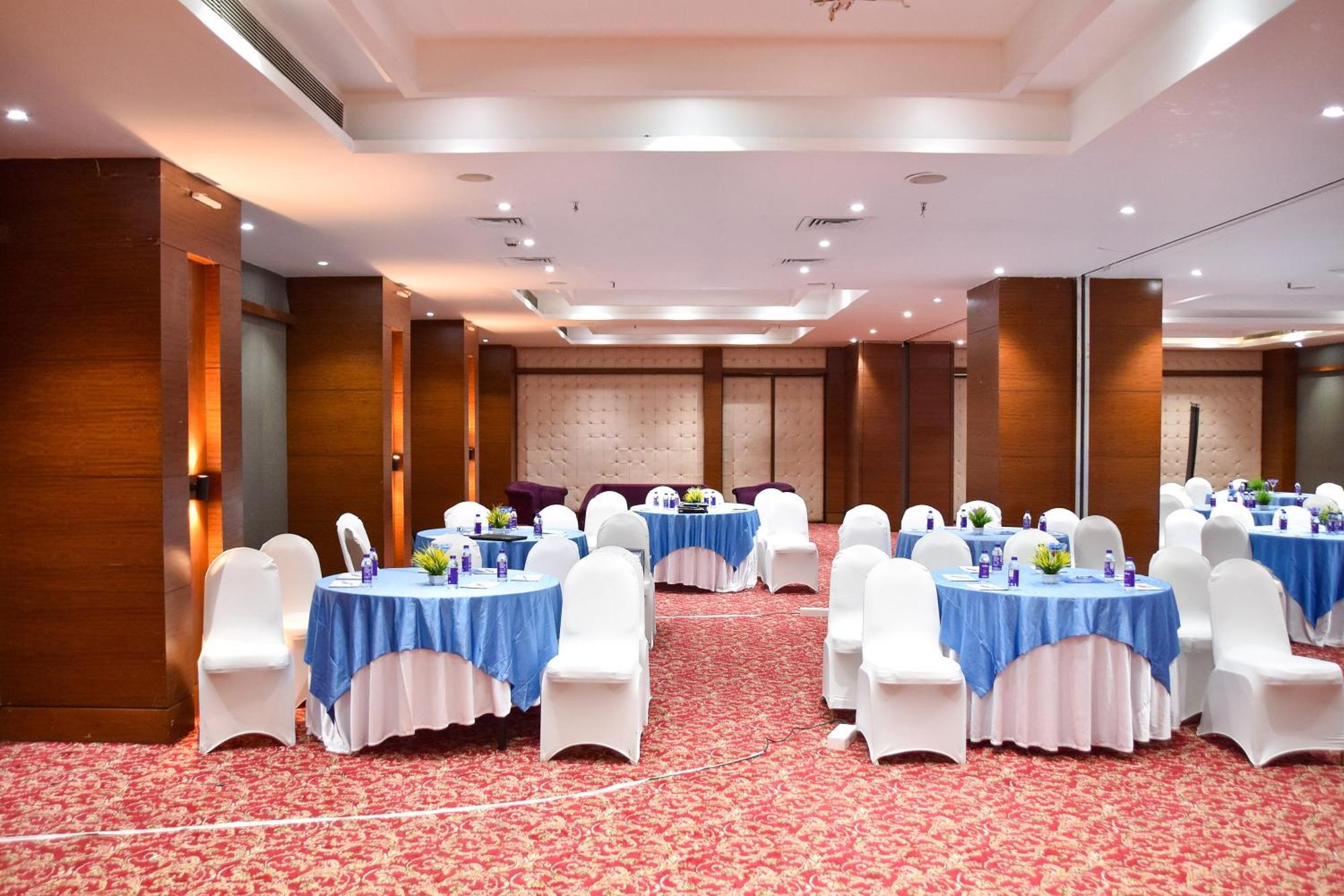 Regenta Central Grand Exotica Pimpri-Chinchwad Экстерьер фото