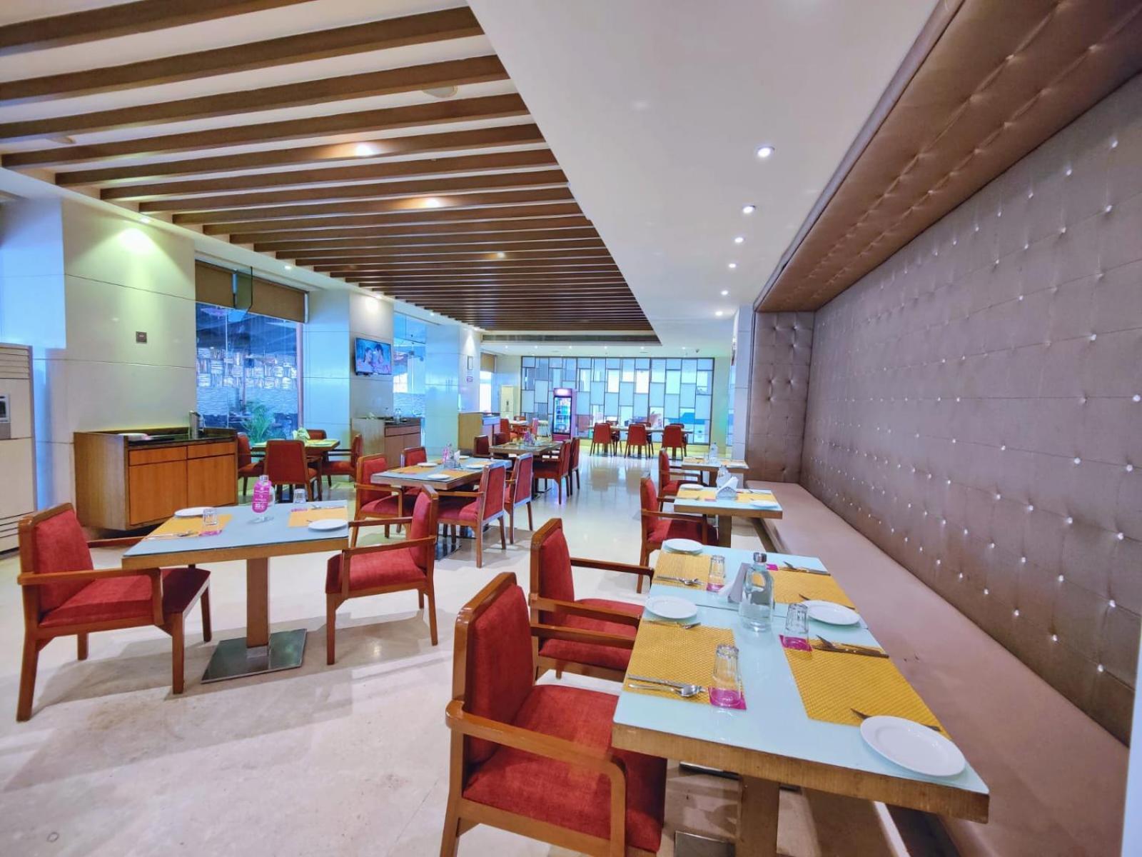Regenta Central Grand Exotica Pimpri-Chinchwad Экстерьер фото