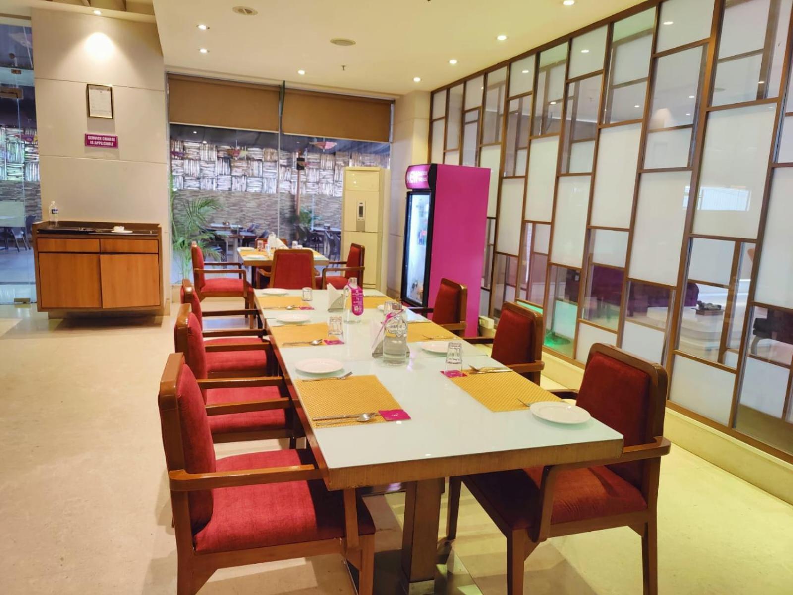 Regenta Central Grand Exotica Pimpri-Chinchwad Экстерьер фото