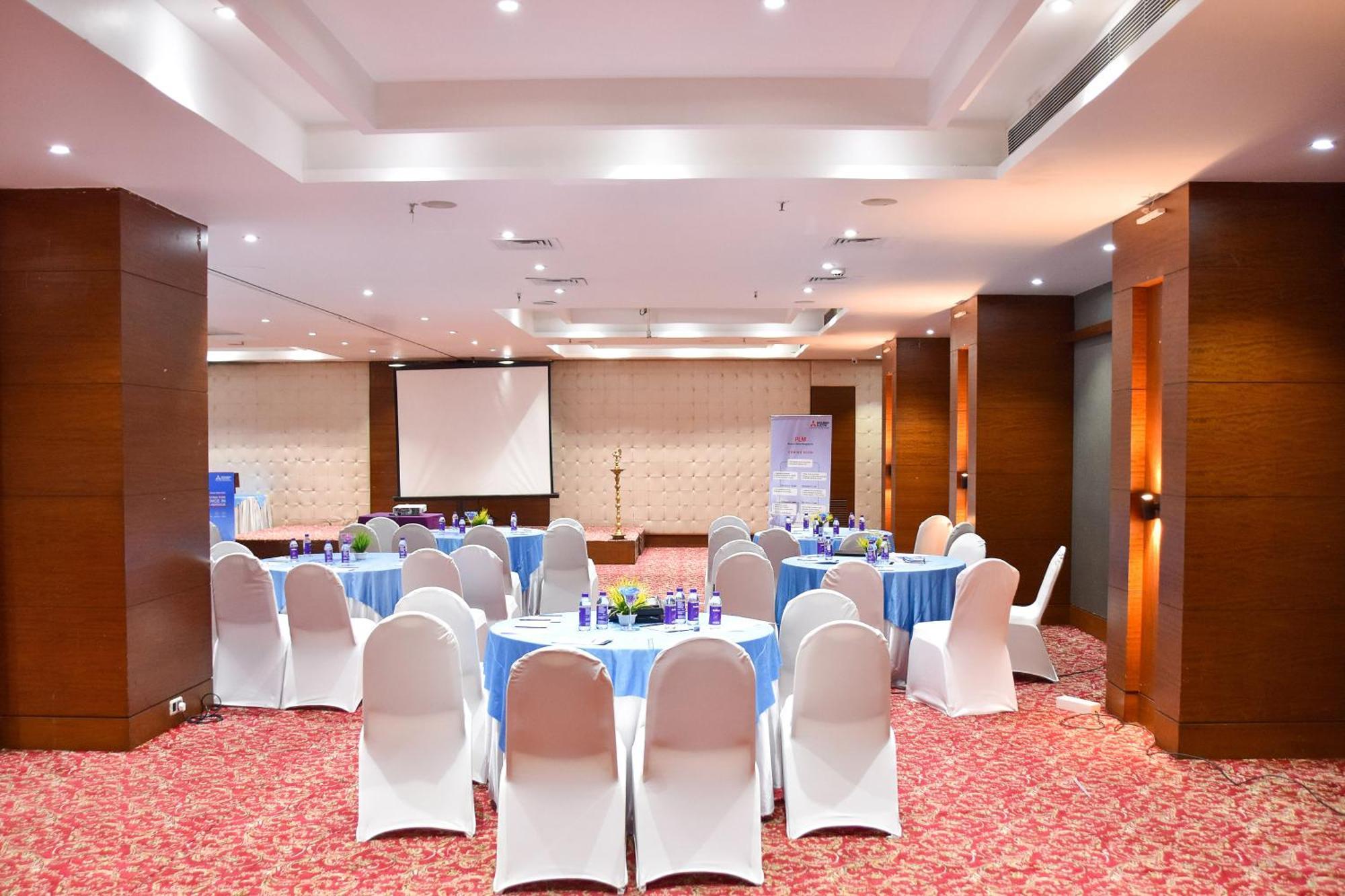 Regenta Central Grand Exotica Pimpri-Chinchwad Экстерьер фото