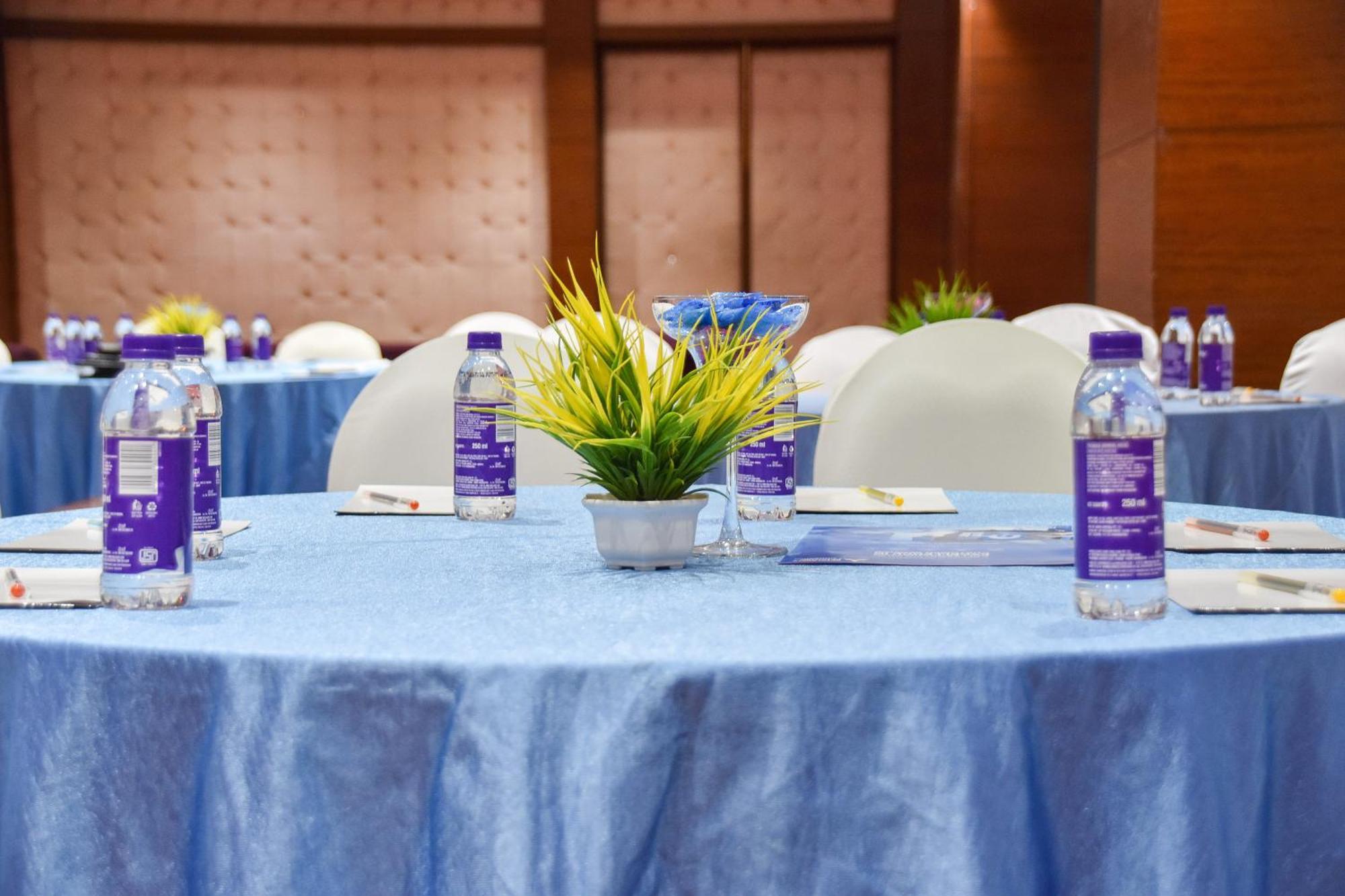 Regenta Central Grand Exotica Pimpri-Chinchwad Экстерьер фото