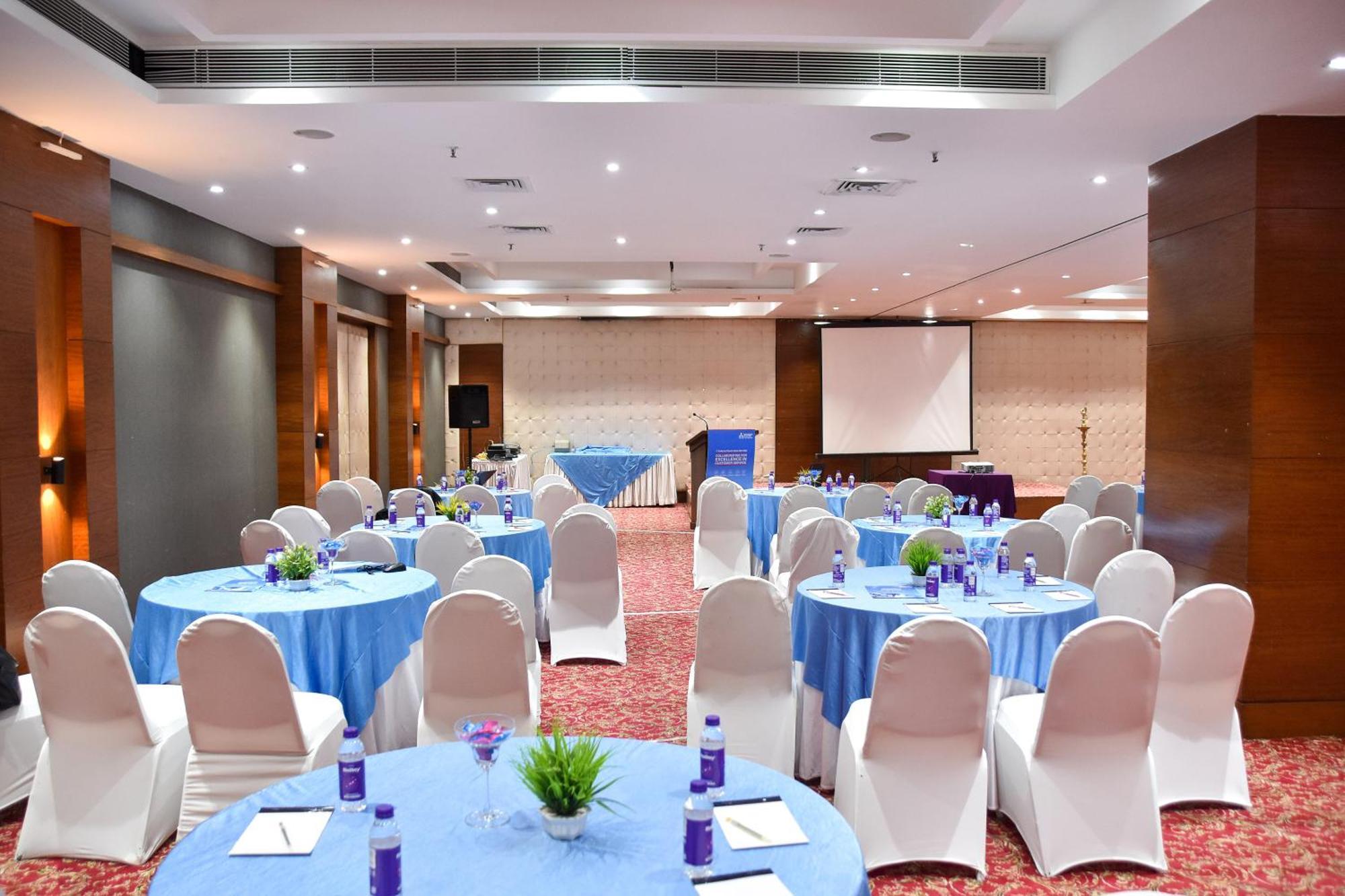 Regenta Central Grand Exotica Pimpri-Chinchwad Экстерьер фото