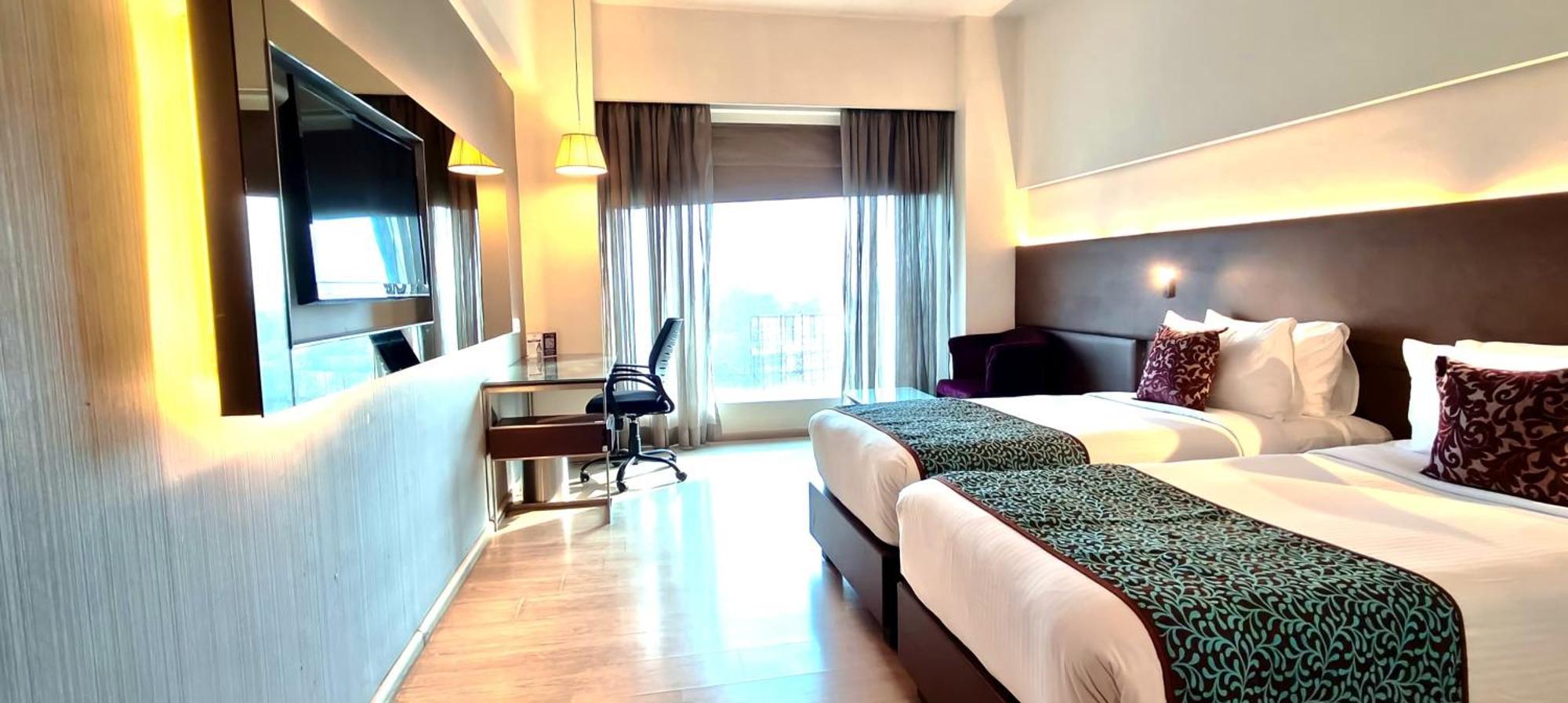Regenta Central Grand Exotica Pimpri-Chinchwad Экстерьер фото