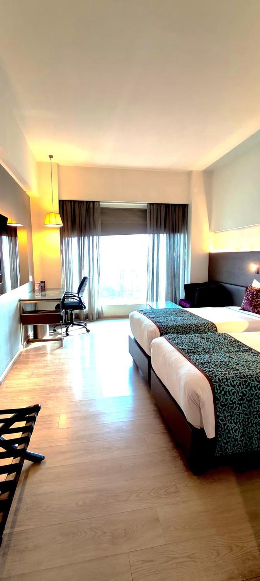 Regenta Central Grand Exotica Pimpri-Chinchwad Экстерьер фото